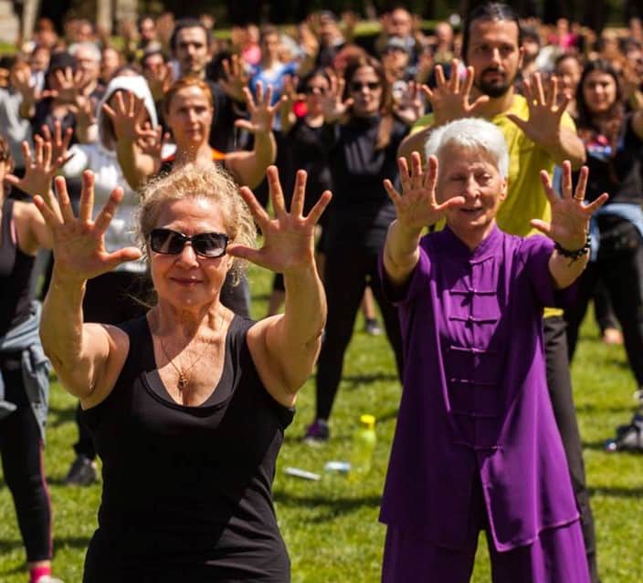 AULAS GRATUITAS DE PILATES, IOGA, TAI CHI E MÉTODO DEROSE