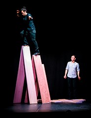 OVVIO por Kolektiv Lapso Cirk/David & Tomas