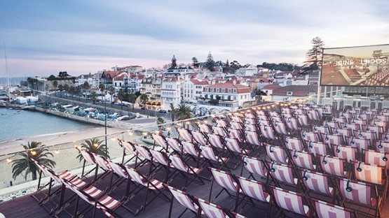 CINE SOCIETY | CINEMA AO AR LIVRE NO TOPO DO HOTEL BAÍA EM CASCAIS - Já imaginou ver cinema ao ar livre no topo de um hotel? Se nunca tinha imaginado