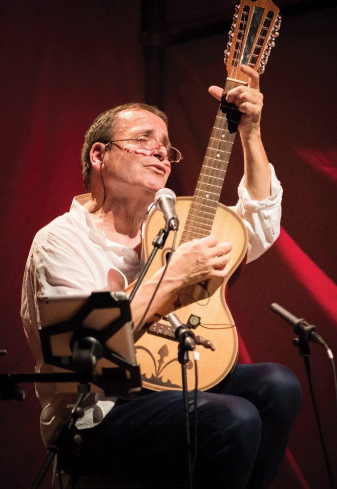 LUÍS GIL BETTENCOURT – NO MEU QUARTO