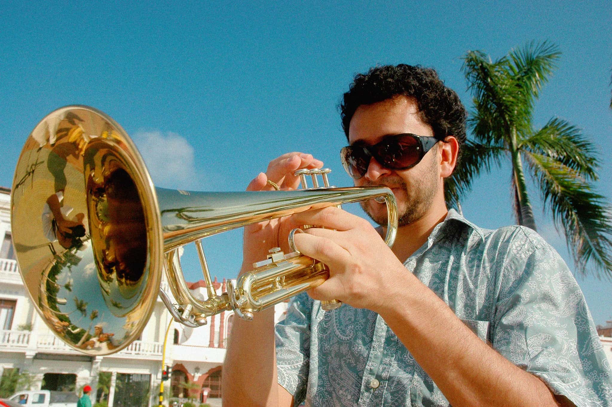 EDISON OTERO NOS DOMINGOS DE JAZZ NO FERROVIÁRIO