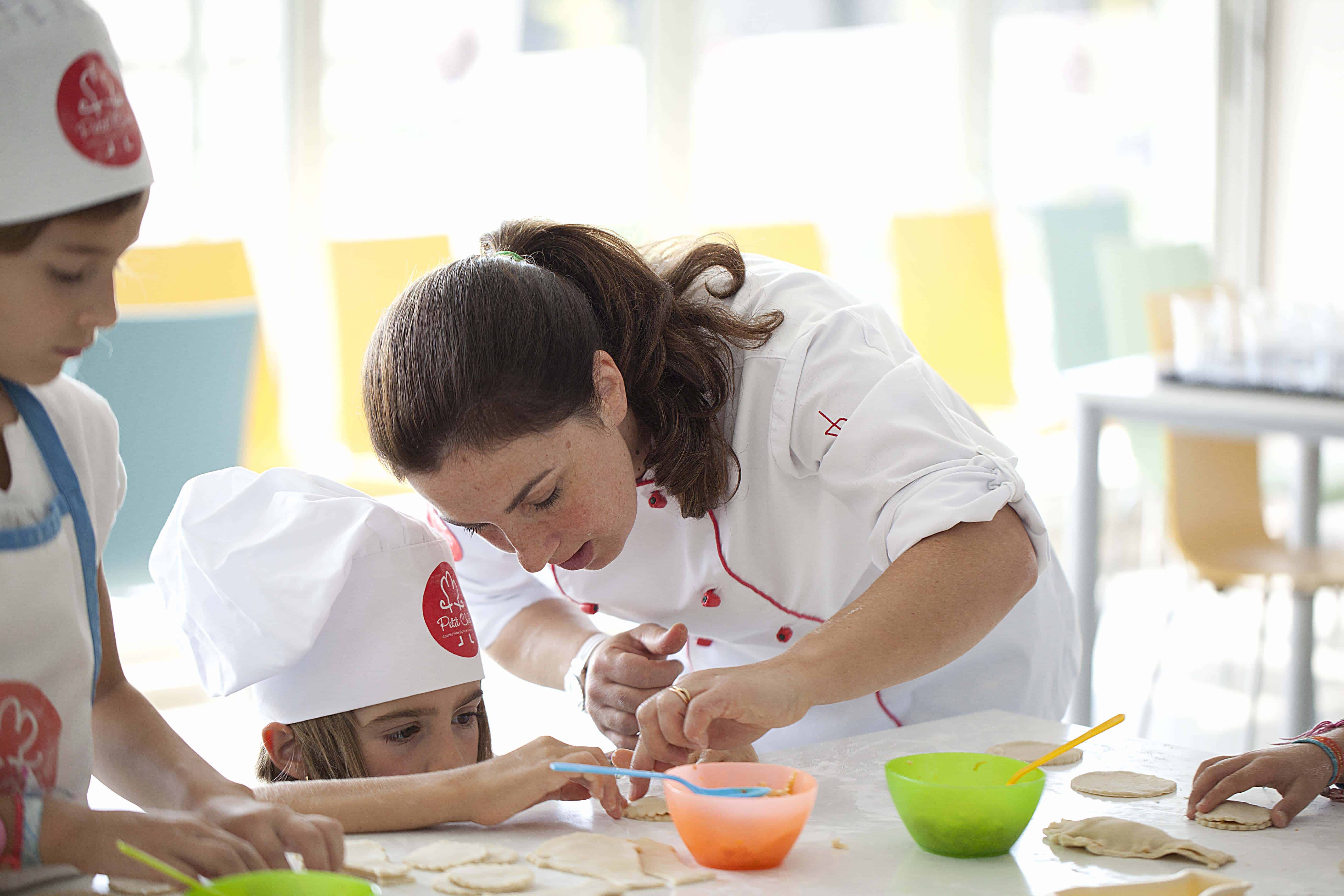 PETIT CHEF – ATELIERS DE COZINHA PARA CRIANÇAS