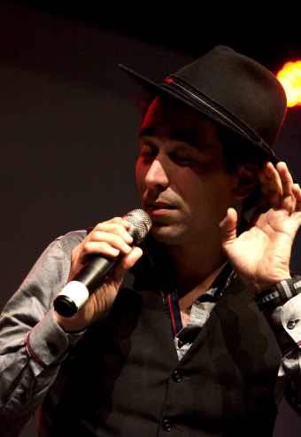 EMANUEL MOURA – FADO HUMORÍSTICO