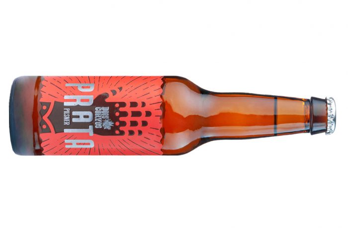 Prata é o nome da primeira cerveja pilsner, da premiada cerveja artesanal portuguesa, Dois Corvos, especialmente desenvolvida para o mercado nacional. A Dois Corvos Prata Pilsner, pretende alargar com este lançamento,