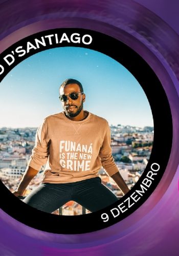 Dino d’Santiago actua, hoje Segunda-Feira, 9 de Dezembro, às 22 horas, no Casino Lisboa, em mais um concerto Arena Live 2019. Dino d’Santiago sobe ao palco central do Arena Lounge para apresentar as novas composições do EP “Sotavento”, assim como uma viagem musical entre o álbum “Mundo Nôbu” e “Mundu Nôbu Remix EP”. A entrada é livre.