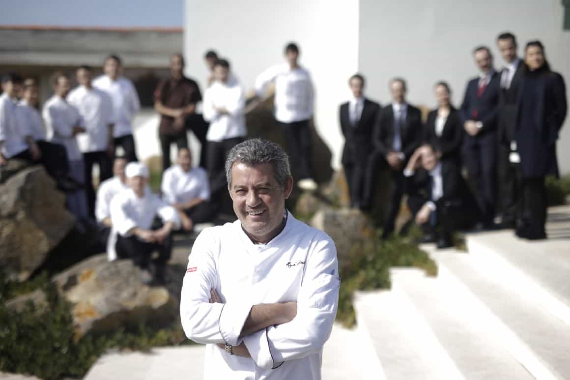 Rui Paula é o Chef do Ano, dos Prémios Guia Boa Cama Boa Mesa 2020, sucedendo a Hans Neuer, na cerimónia anual que decorreu ontem na sede do Grupo Impresa, em Paço de Arcos, e que premiou os melhores restaurantes e hotéis em Portugal Continental e Ilhas.