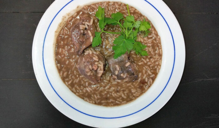 A Lampreia do Cávado, assume na gastronomia de Esposende na sua época entre Janeiro e Abril, um destaque especial.