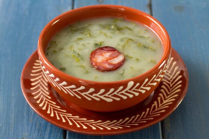 As 10 sopas tradicionais e preferidas dos portugueses, que fazem de Portugal um dos maiores consumidores de sopa da Europa e do Mundo, são uma das "curiosidades" que nos fazem um povo diferente, e que a partir de agora, a Coolture vai trazer numa nova rubrica aos seus leitores.