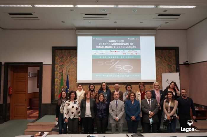 O Prémio Maria Barroso na sua 3ª Edição, foi anunciado no passado dia 08 de março, Dia Internacional da Mulher, assinalando este dia de uma forma simbólica e a atribuição de um prémio que, para além de distinguir homens e mulheres, homenageia Maria Barroso, uma grande mulher, algarvia e cidadã do mundo.