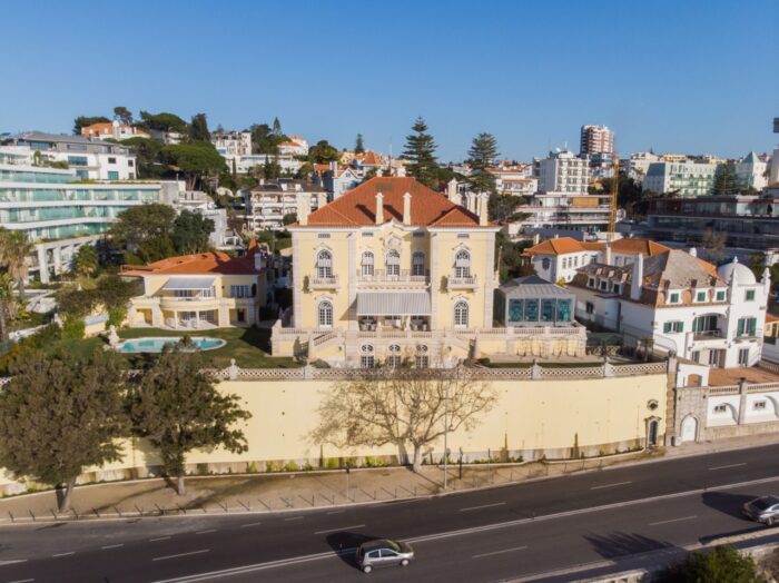 O Restaurante Vintage do Estoril Vintage Hotel tem nova carta, com uma pauta de sabores sofisticados, tendo o mar por companhia com o mesmo requinte de sempre.